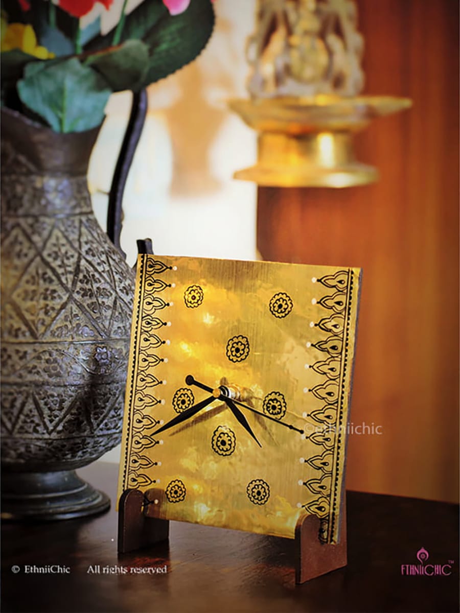 Hand painted table clock 1