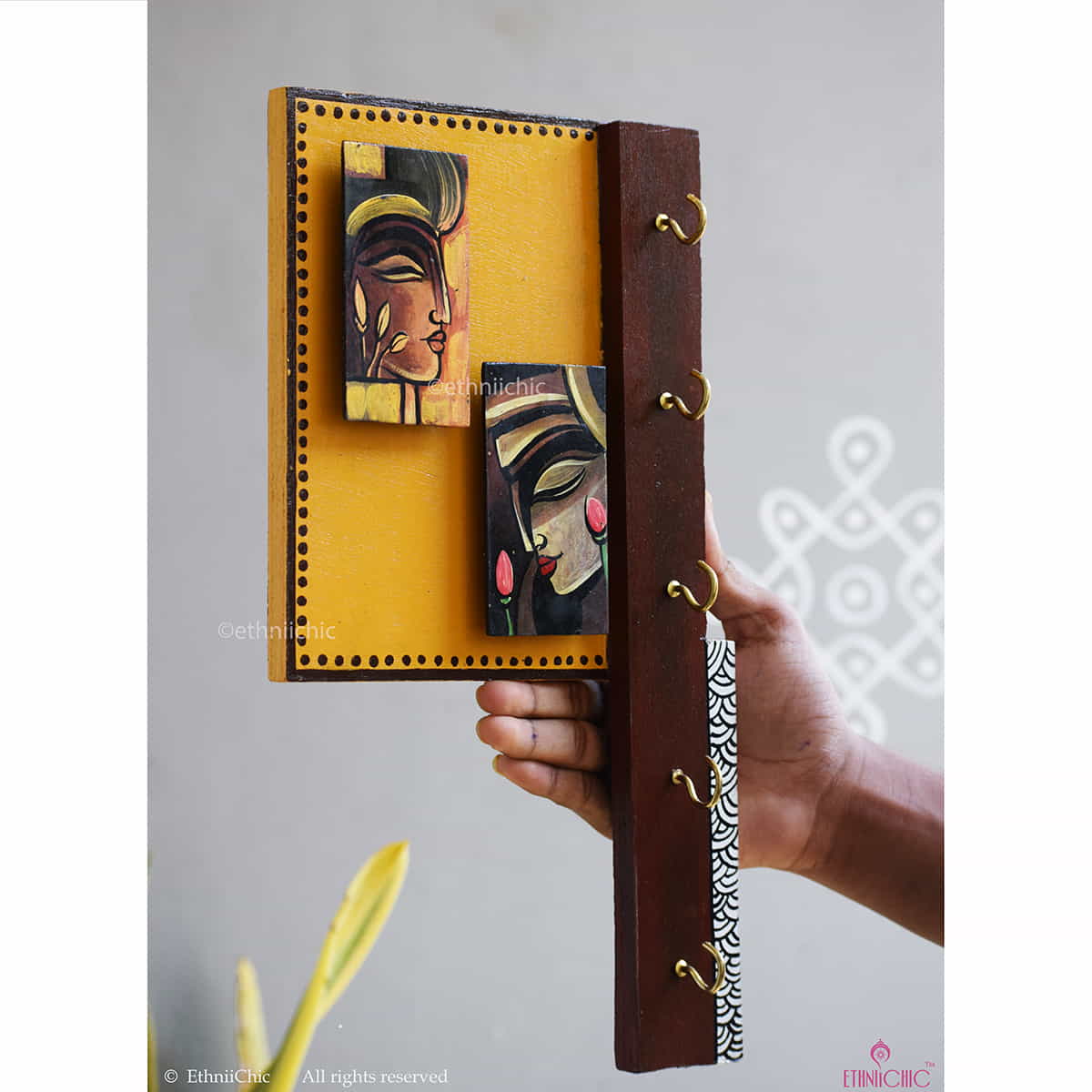Raja-Rani Hand-Painted Wooden Key Holder image 2