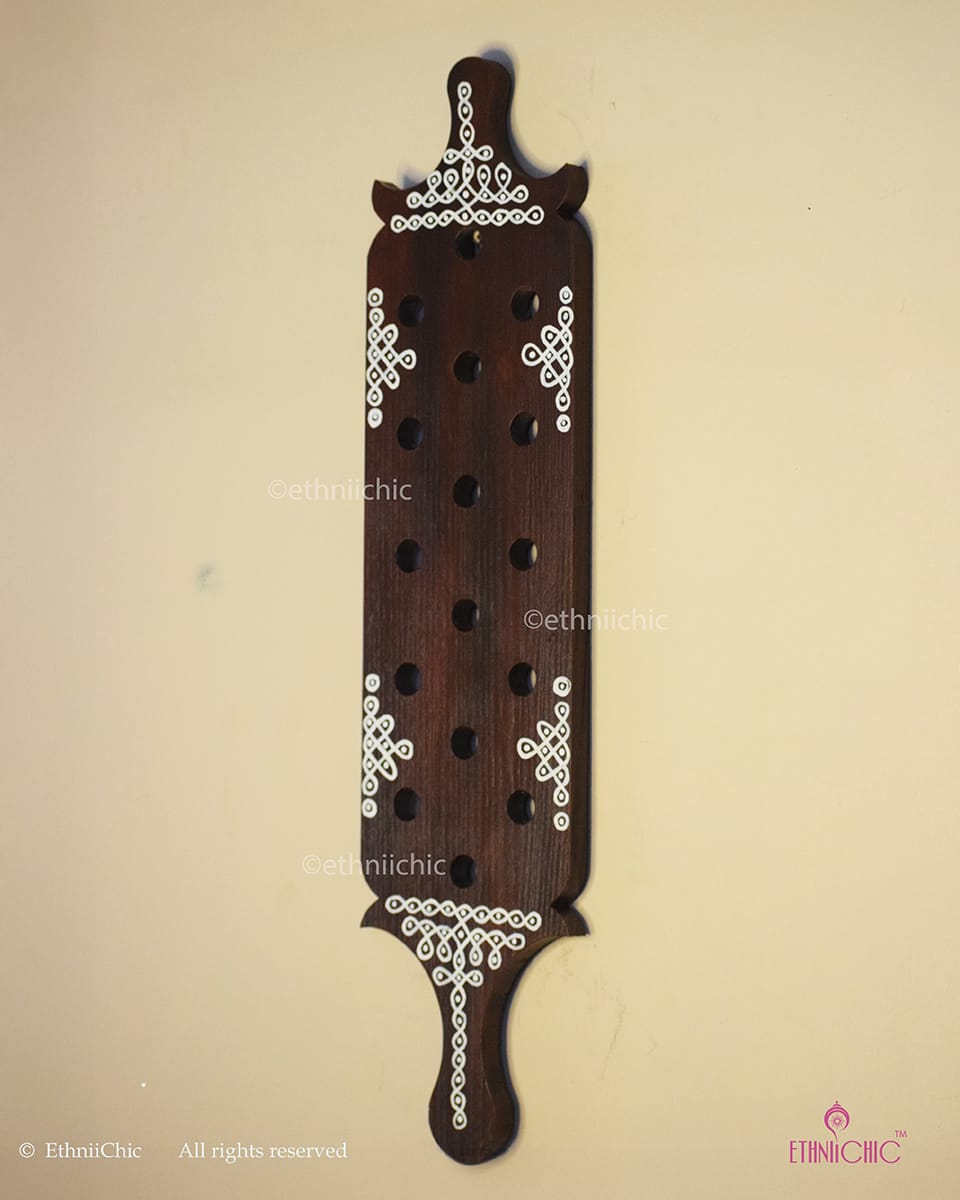 Kolam Chettinad Spoon Holder – Hand-Painted Wooden Décor (Table & Wall)
