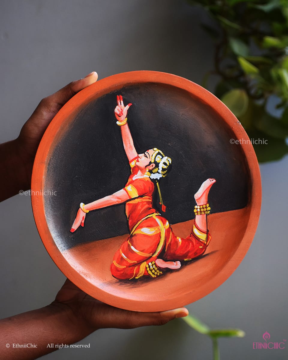 Bharatanatyam – Hand-Painted Wooden Wall Plate