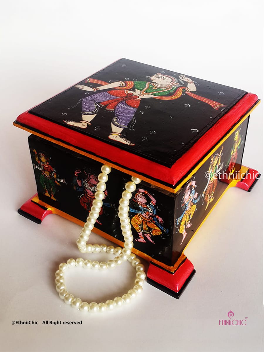 Multipurpose Box Square – Pattachitra Dancer
