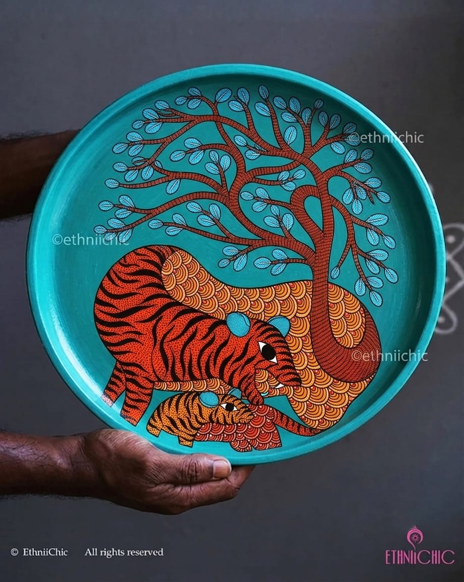 Bagh aur Bachcha – Hand Painted Gond Wooden Wall Plate