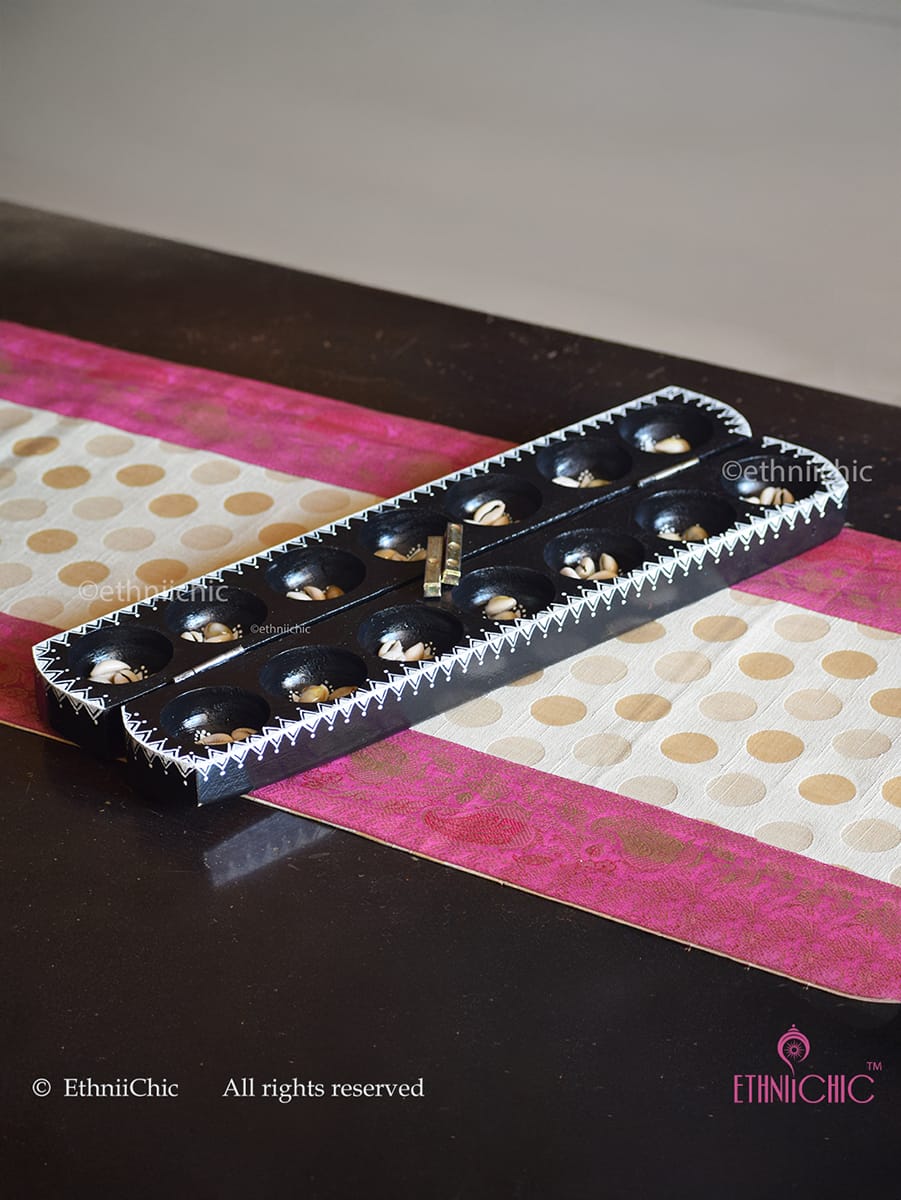 Hand painted Guntalu/Pallanghuzi/Mancala Wooden Board Game with 70 Cowrie Shells