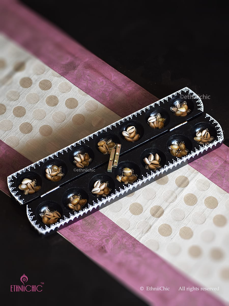 Hand painted Guntalu/Pallanghuzi/Mancala Wooden Board Game with 70 Cowrie Shells