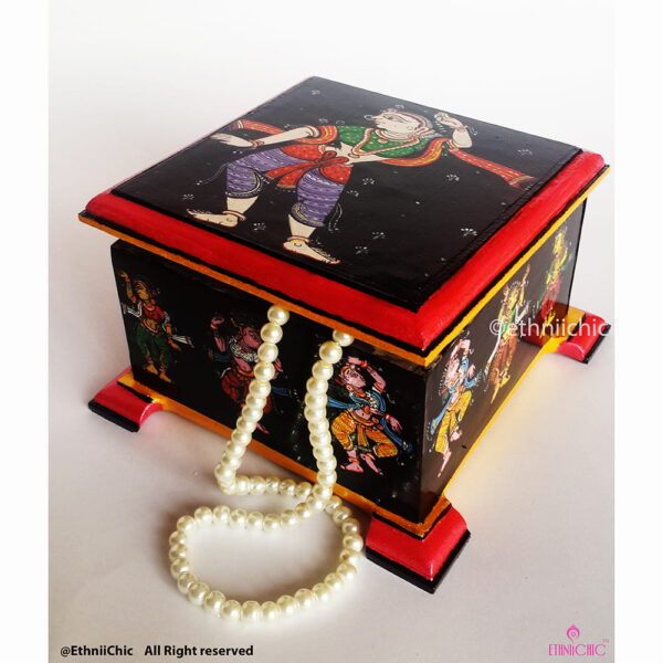 Multipurpose Box Square – Pattachitra Dancer
